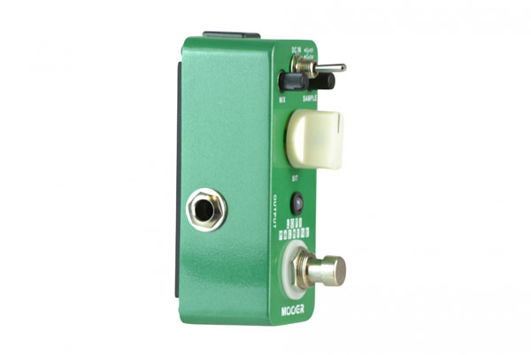 Mooer Audio LoFi Machine Sample Reducing Pedal