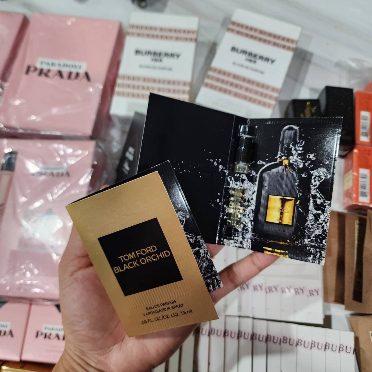 น้ำหอมไวออลแบบหลอด Tom Ford Black Orchid Eau de Parfum 1.5ml ขนาดทดลอง น้ำหอมไวออลVIAL