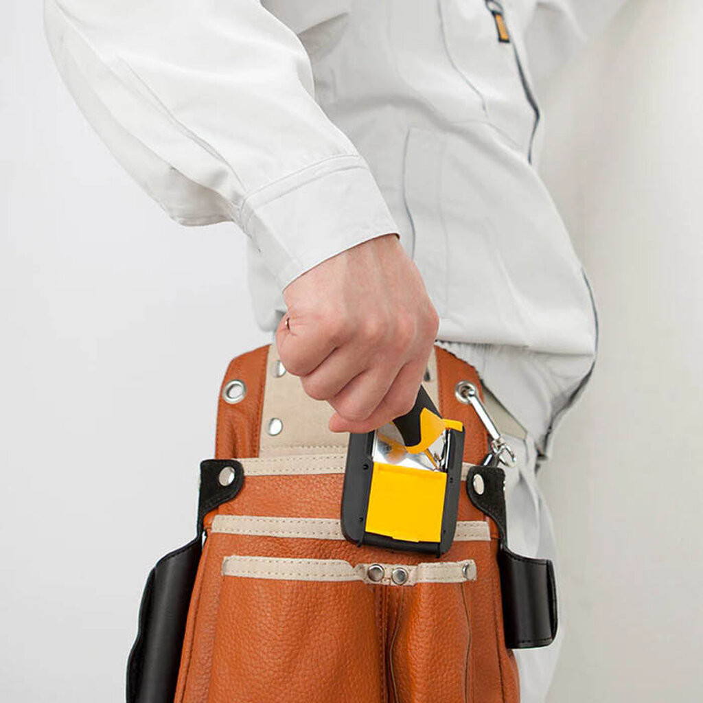 OLFA กล่องหักใบมีด รุ่น DC-5 เก็บส่วนที่ใช้แล้วได้ ขนาดกะทัดรัด ( จำนวน 1 อัน)