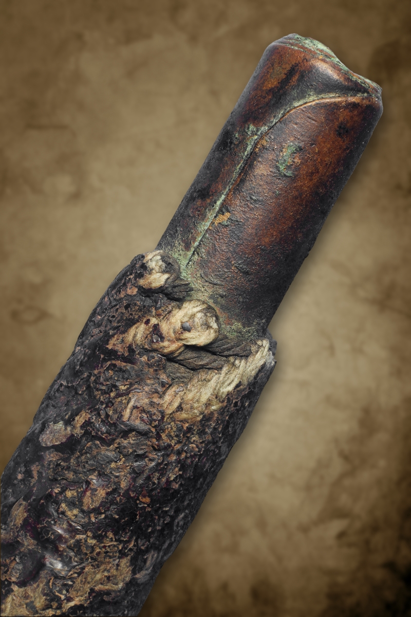 ตะกรุดมหาโสฬสมงคลหลวงปู่เอี่ยมวัดสะพานสูง จังหวัดนนทบุรี ยาวประมาณ 4 นิ้ว