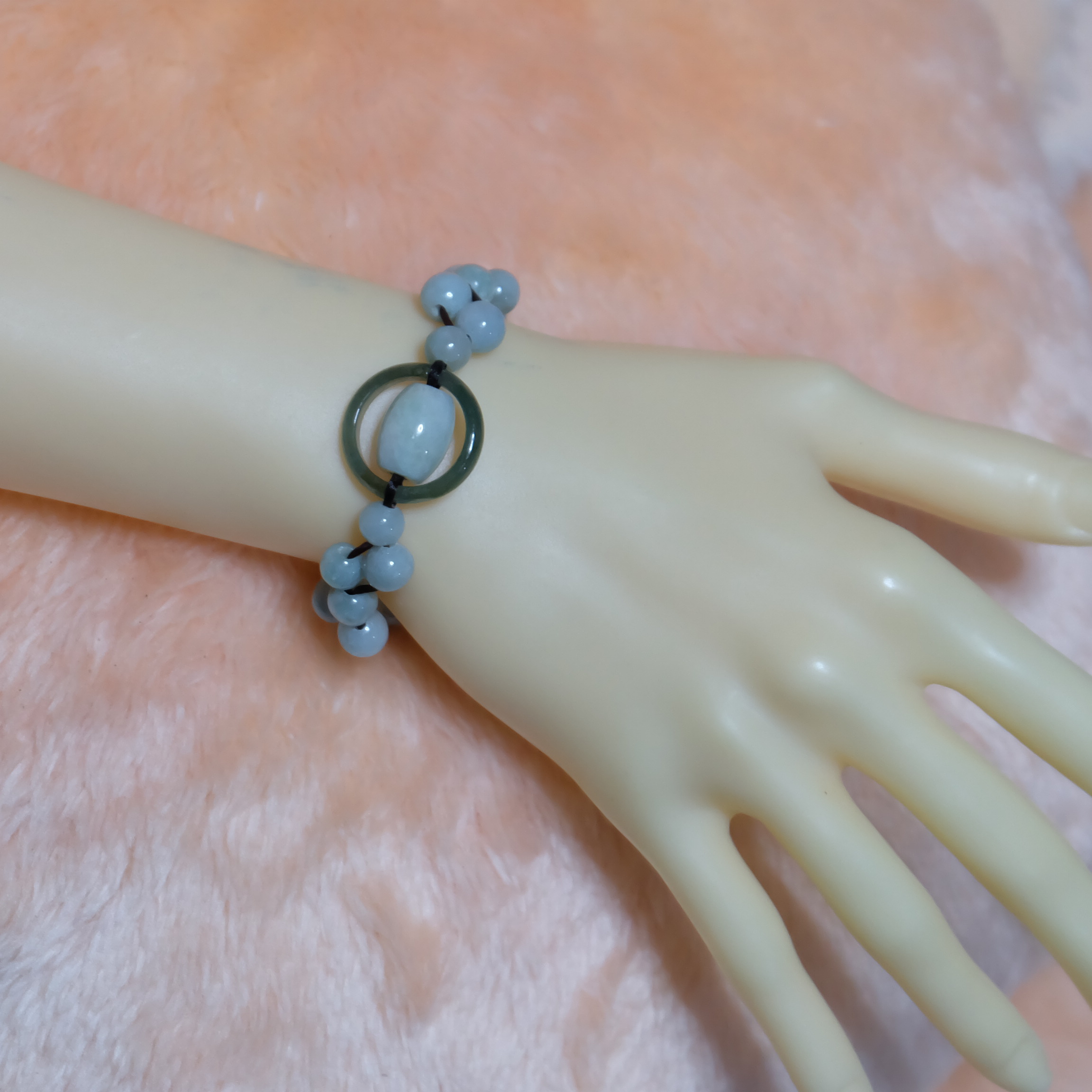 สร้อยข้อมือเชือกถักลูกปัดหยกแท้คละสี รุ่นBC510