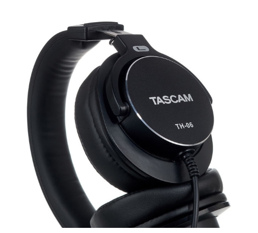 Tascam TH-06