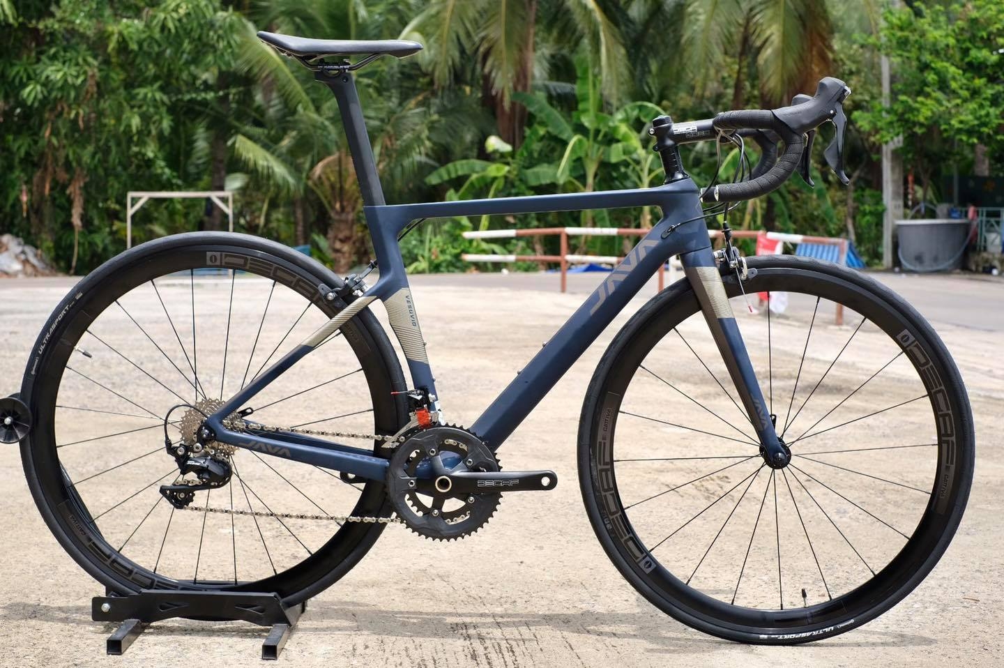 เสือหมอบคาร์บอน Java VESUVIO 2020