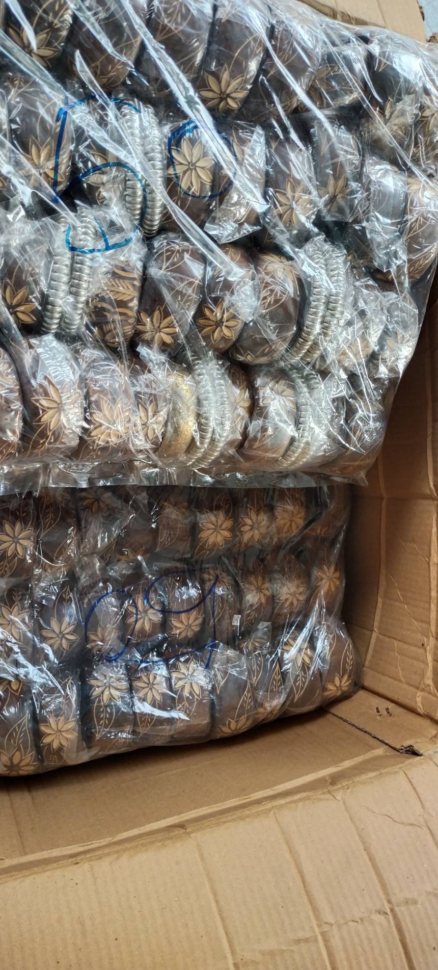 กำไลแขนงานไม้ คละแบบคละลาย ราคาส่ง