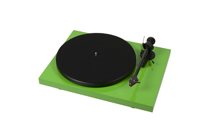 Pro-Ject Debut Carbon 2M-R Turntable