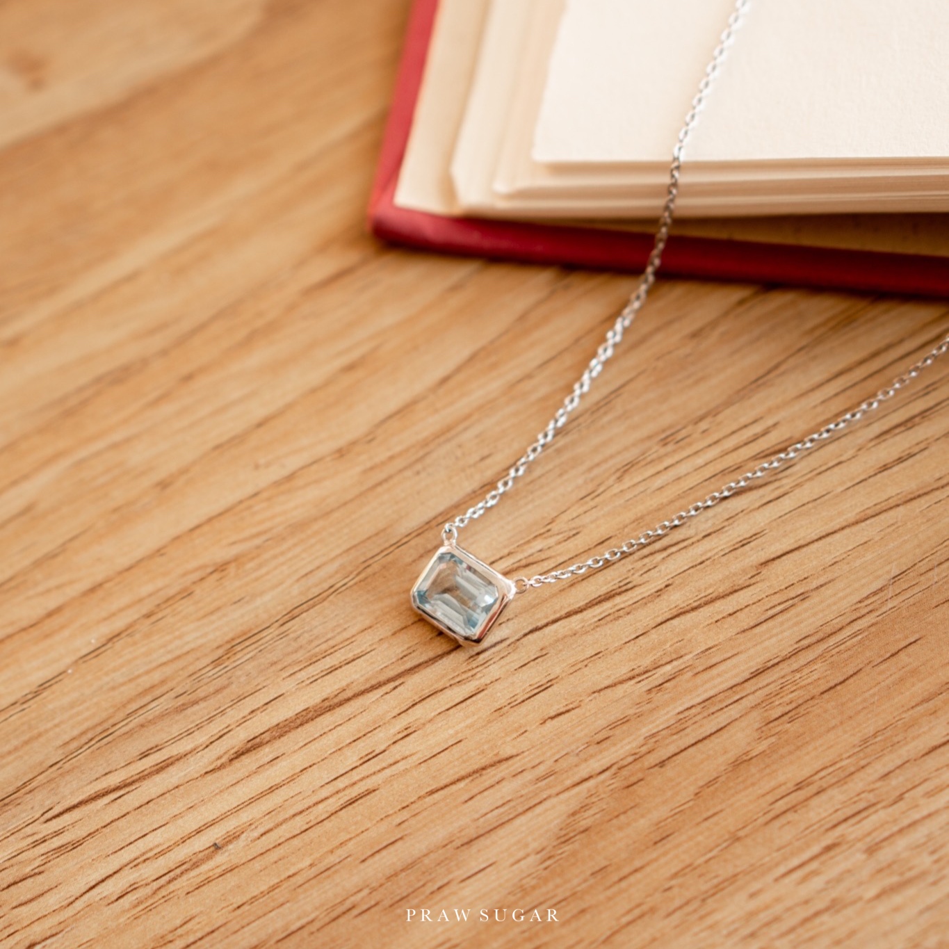 Blue Topaz Baguette Gemstone Necklace - สร้อยคอจี้บลูโทพาซทรงสี่เหลี่ยม (เรือนสร้อยเงินแท้)(มี 2 สี)