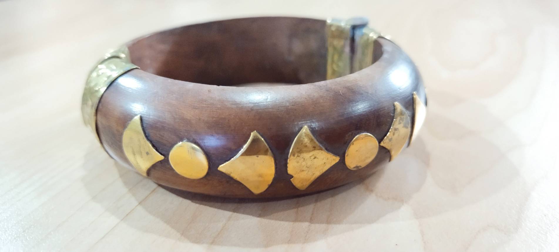 กำไลแขนงานไม้ คละแบบคละลาย ราคาส่ง