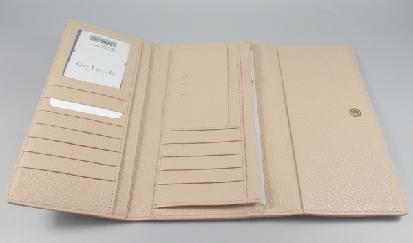 กระเป๋าสตางค์ Guy Laroche เบจ ใหม่ แท้