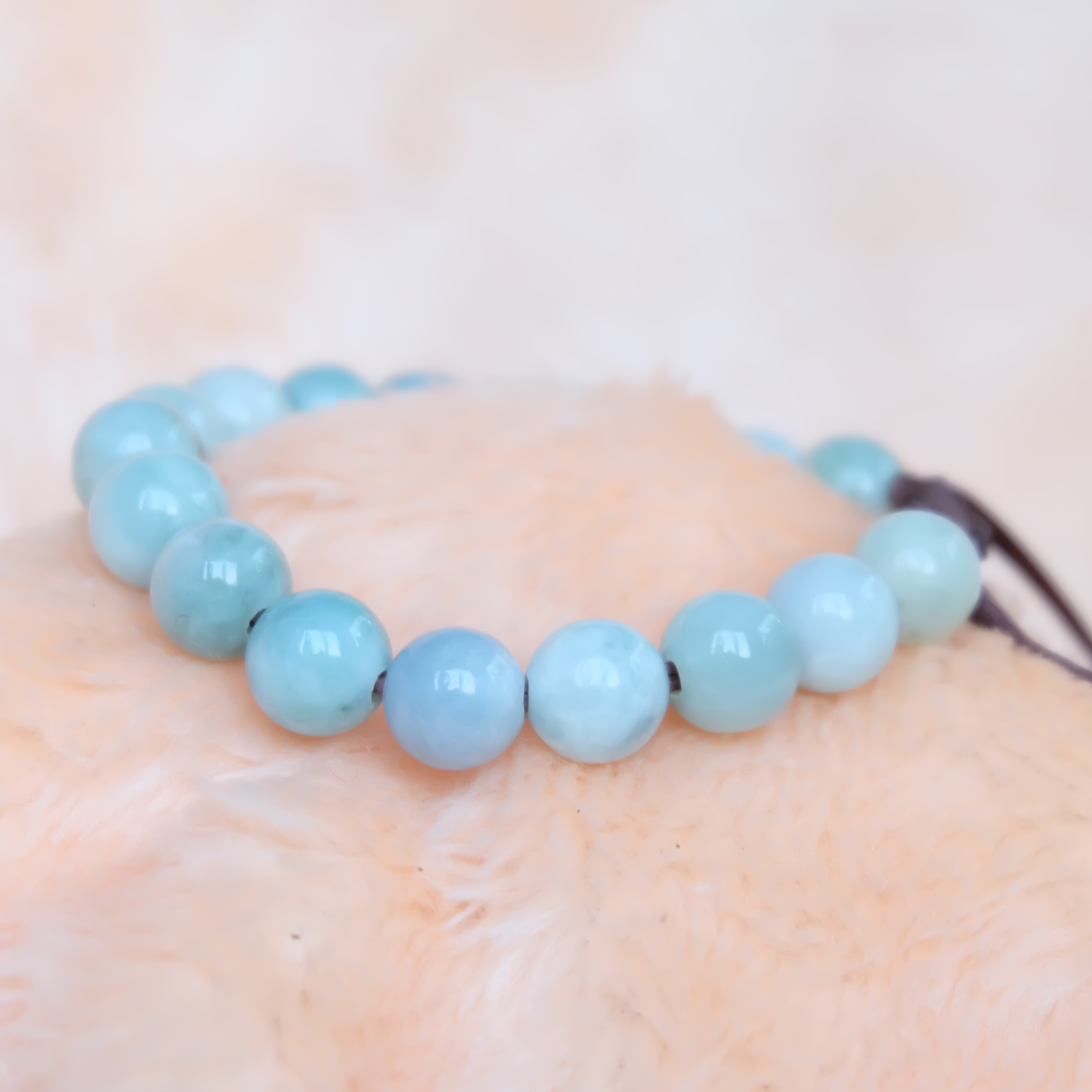 สร้อยข้อมือลูกปัดหยกแท้ 9-11 มิล หยกแท้ หยกพม่า หยกคละสี เชือกดึง รอบข้อมือ 17-19 ซม. มีรอย