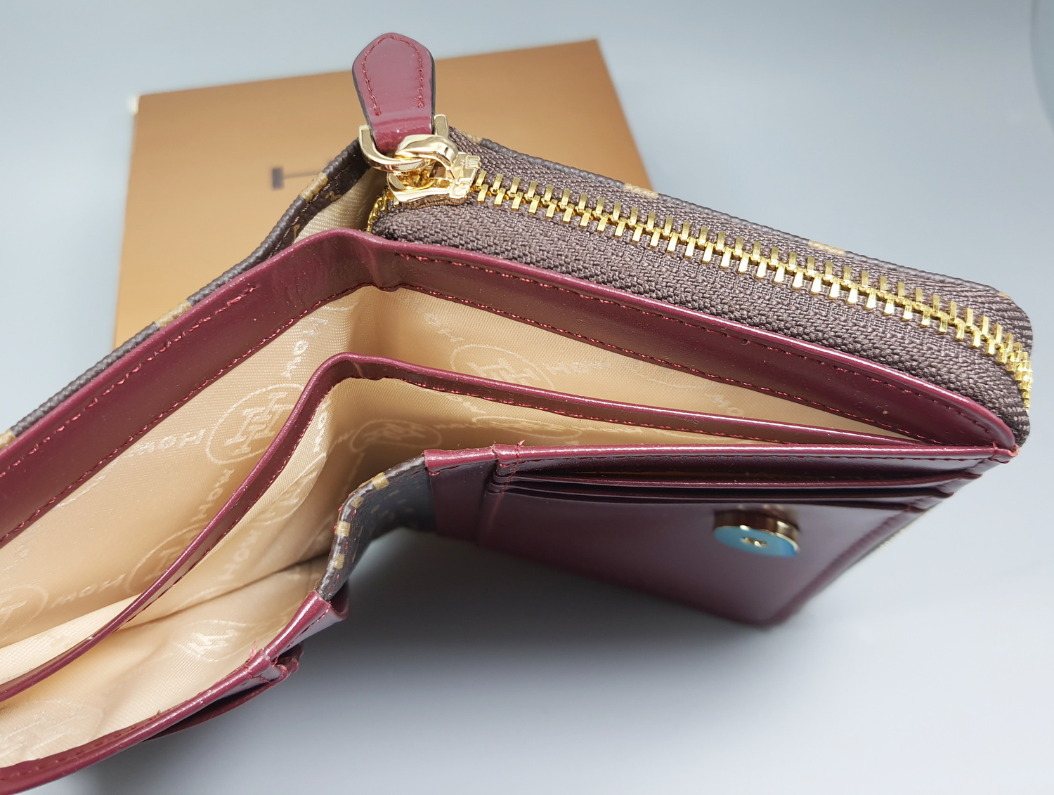 กระเป๋าสตางค์ HOW น้ำตาลไหม้ ใหม่ แท้