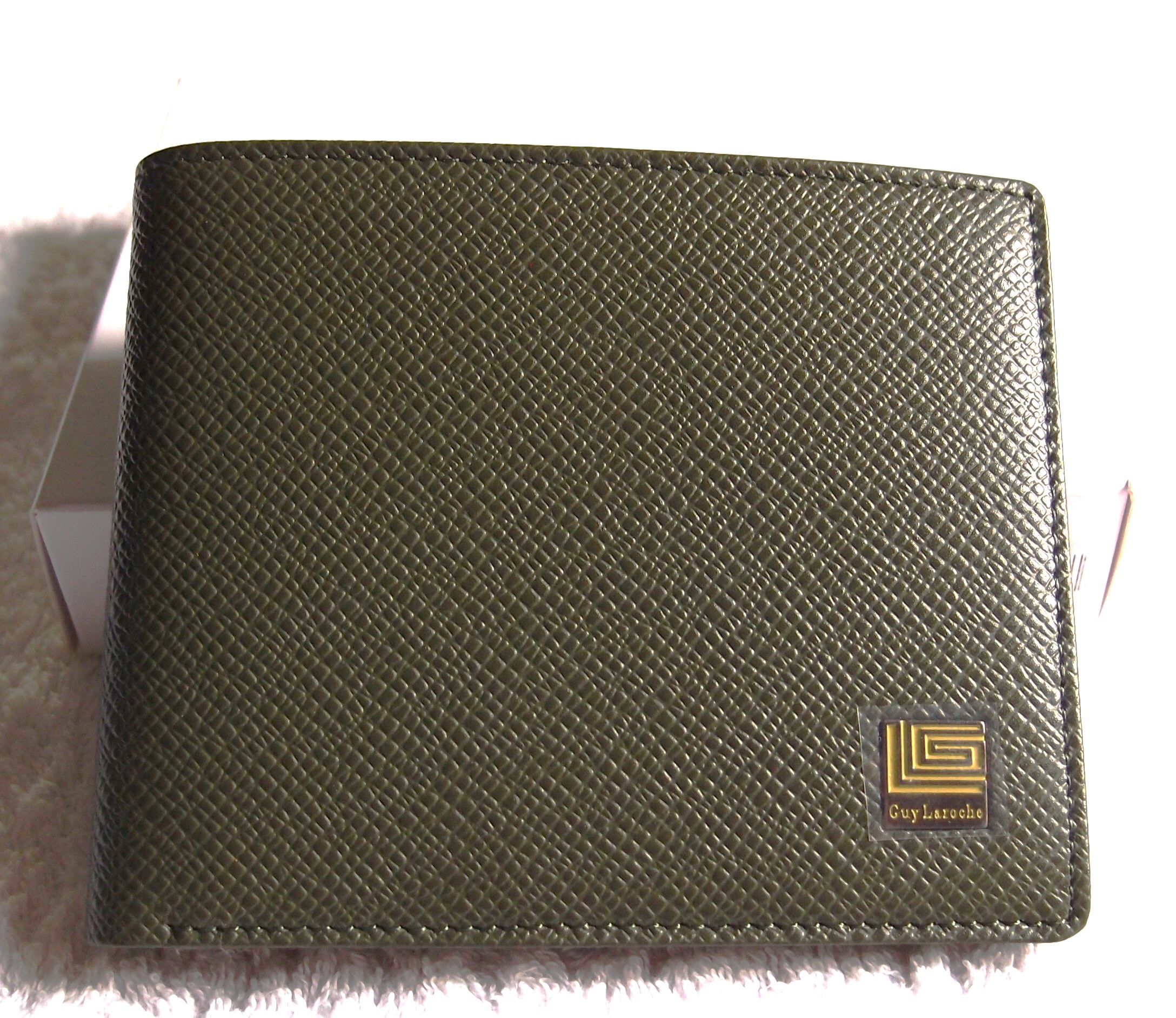 กระเป๋าสตางค์ Guy Laroche เขียวทหาร ใหม่ แท้