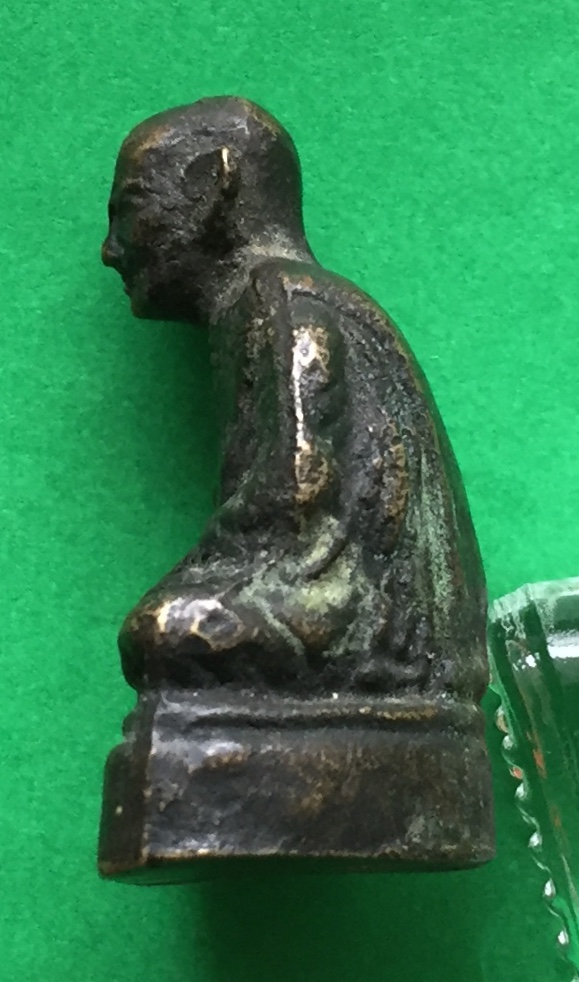 พระหล่อ อุดกริ่ง รูปเหมือน หลวงพ่อขอม วัดไผ่โรงวัว จ.สุพรรณบุรี ปี๒๔๙๗ รุ่นแรก มีโค๊ต เนื้อทองเหลืองรมดำ พระแท้สวย สนใจโทรสอบถามที่ 0619783836.. 0805587175 ส่งEMSในประเทศฟรีคะ