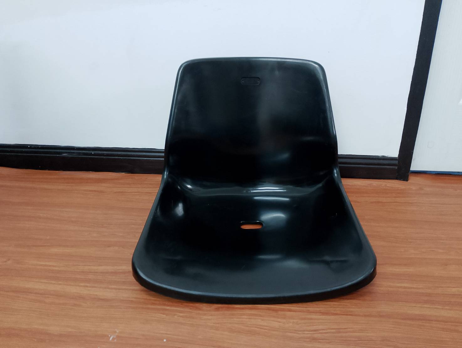เก้าอี้อัฒจันทร์พนักสูง HDPE เก้าอี้อัฒจรรย์ เก้าอี้ชมกีฬา ที่นั่งอัฒจันทร์ ที่นั่งเชียร์ อัฒจันทร์สนามกีฬา พร้อมส่ง ส้ม เหลือง แดง น้ำเงิน ดำ เขียว