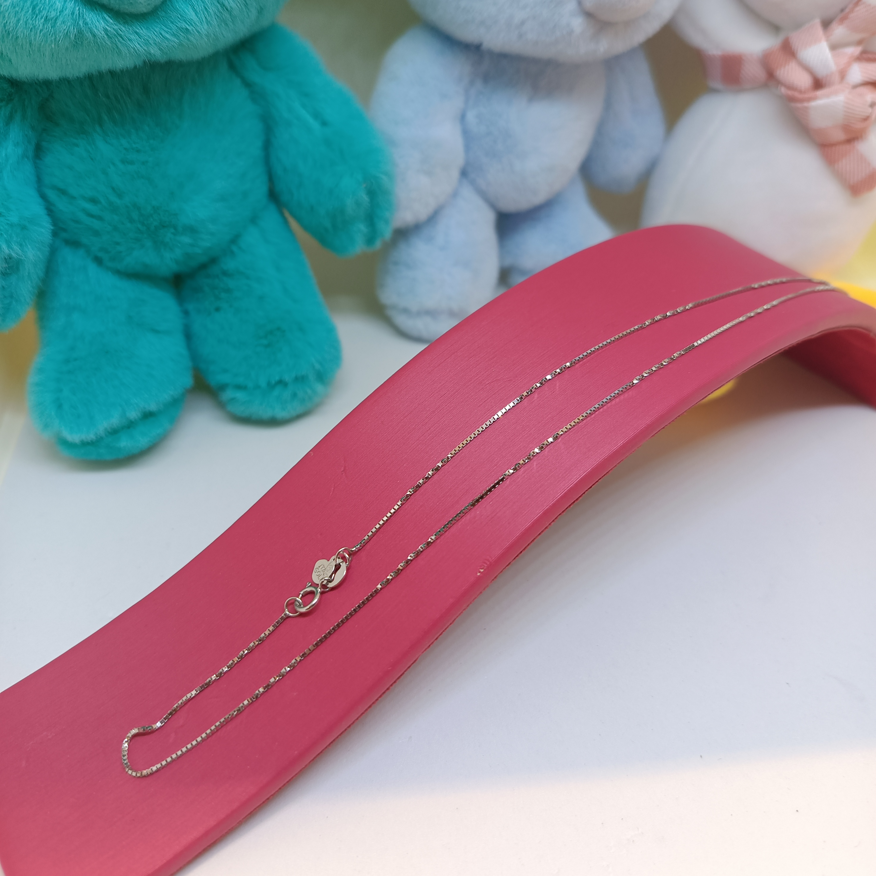 สร้อยคออิตาลี่ ลายตันลวดลายบ๊อคเชน ระยิบระยับเล่นไฟ เหมาะสำหรับสุภาพสตรีครับ