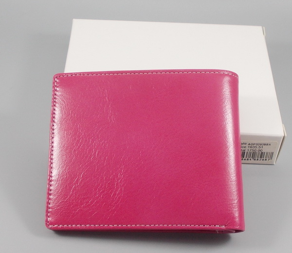 กระเป่าสตางค์ Guy Laroche ราสเบอร์รี่ ใหม่ แท้