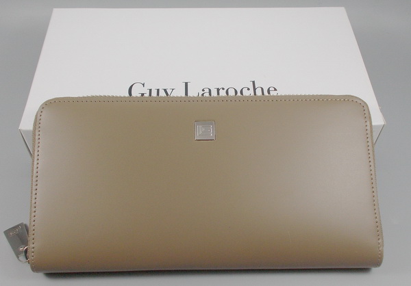 กระเป๋าสตางค์ Guy Laroche เบจ ใหม่ แท้