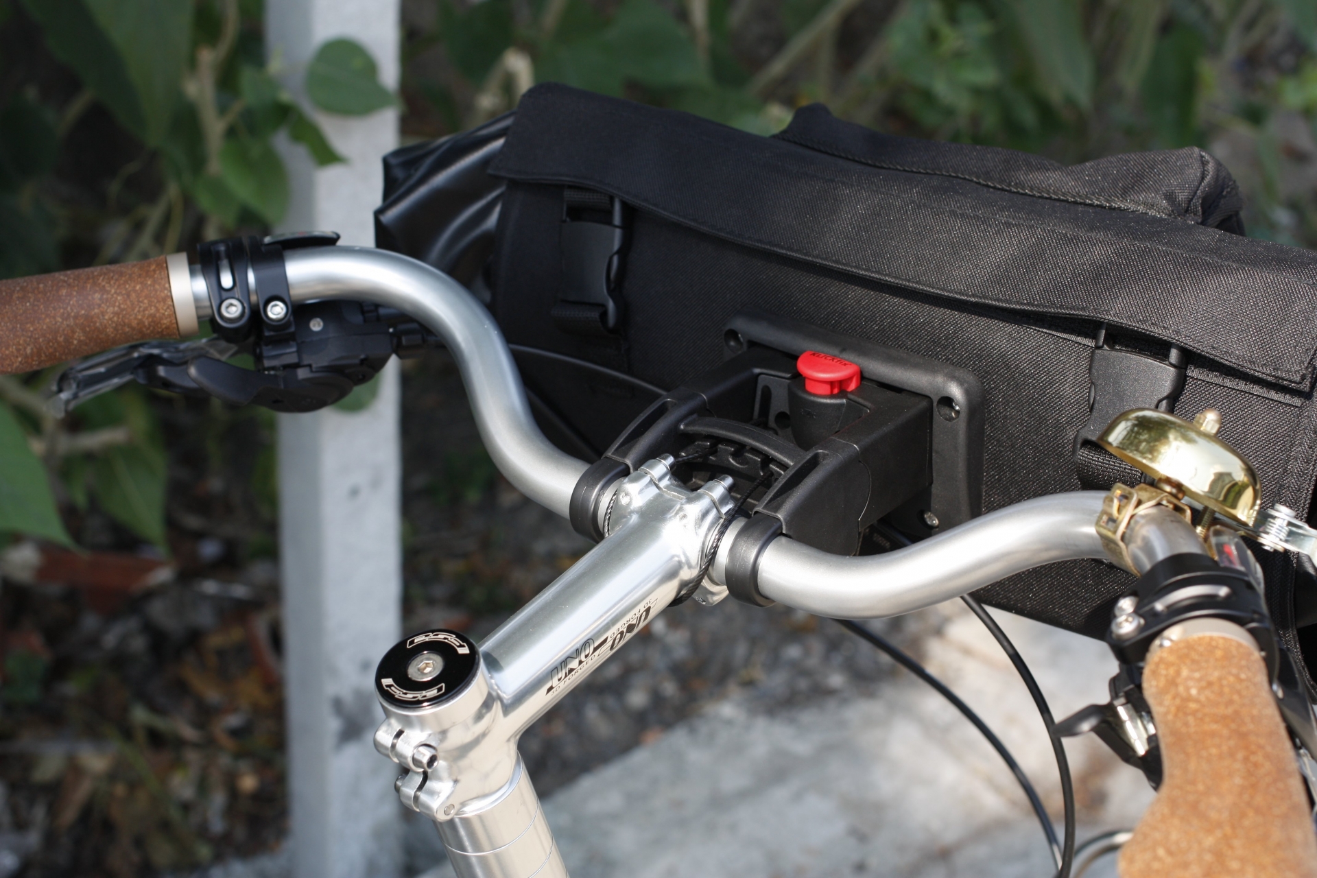 กระเป๋าติดหน้าแฮนด์ Vincita