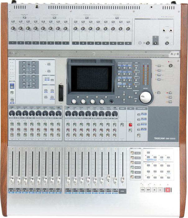 TASCAM DM-3200 Digital Mixer