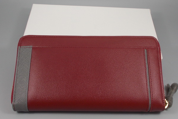 กระเป๋าสตางค์ Guy Laroche แดงมะเหมี่ยว ใหม่ แท้