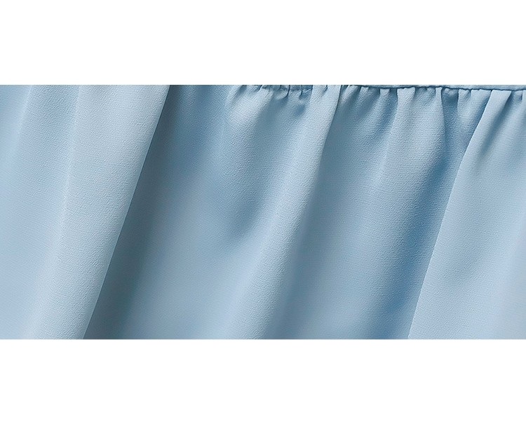 ชุดเซ็ตคลุมท้อง เสื้อชีฟองชั้นนอกสีฟ้าเย็บติดกับผ้าชีฟองสีขาวชั้นใน ด้านหลังผ่าแหวกเปรี้ยวจี๊ด + กางเกงพยุงหน้าท้องสีฟ้าเอวปรับระดับได้ น่ารักมากๆค่ะ