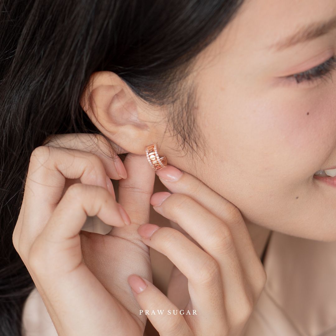 Modern Half Hoop Earrings - ต่างหูครึ่งห่วงสไตล์โมเดิร์น (ก้านต่างหูเงินแท้)