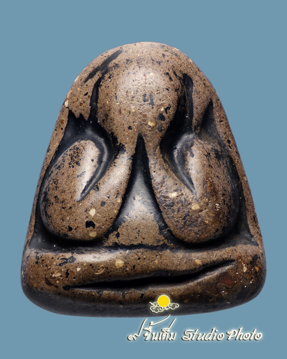 พระปิดตาหลวงพ่อแก้ว พิมพ์ใหญ่ หลังยันต์ ผงวิเศษ ผงว่าน ผงเกสร ดอกไม้ คลุกรัก ลงรักดำ(รักไทย)โชว์พระ