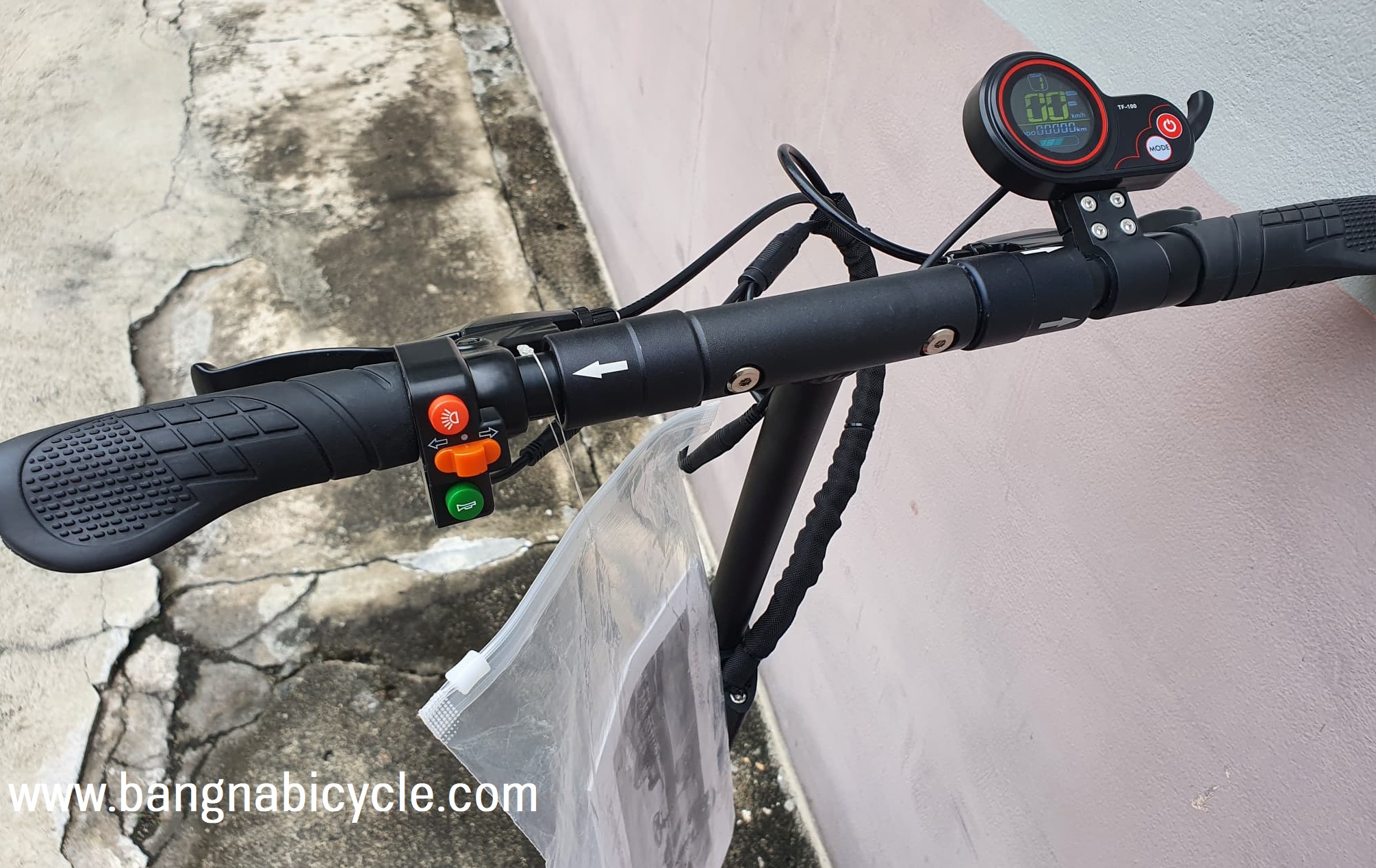 สกู๊ตเตอร์ไฟฟ้าใช้ได้ทั้งนั่งและยืน SHADOW X1 500W มีไฟเลี้ยว ไฟเบรค