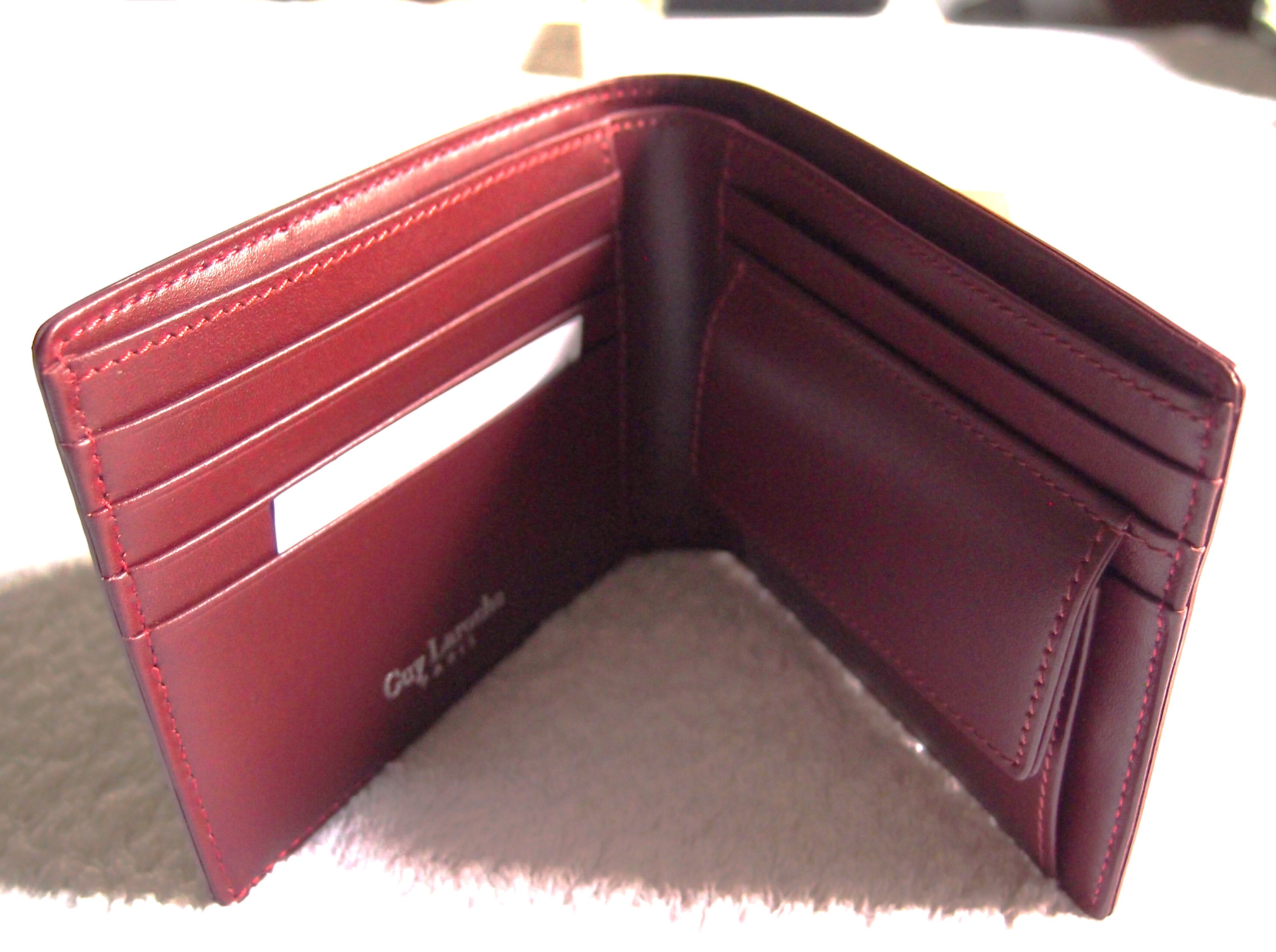 กระเป๋าสตางค์ Guy Laroche แดงเลือดหมู ใหม่ แท้