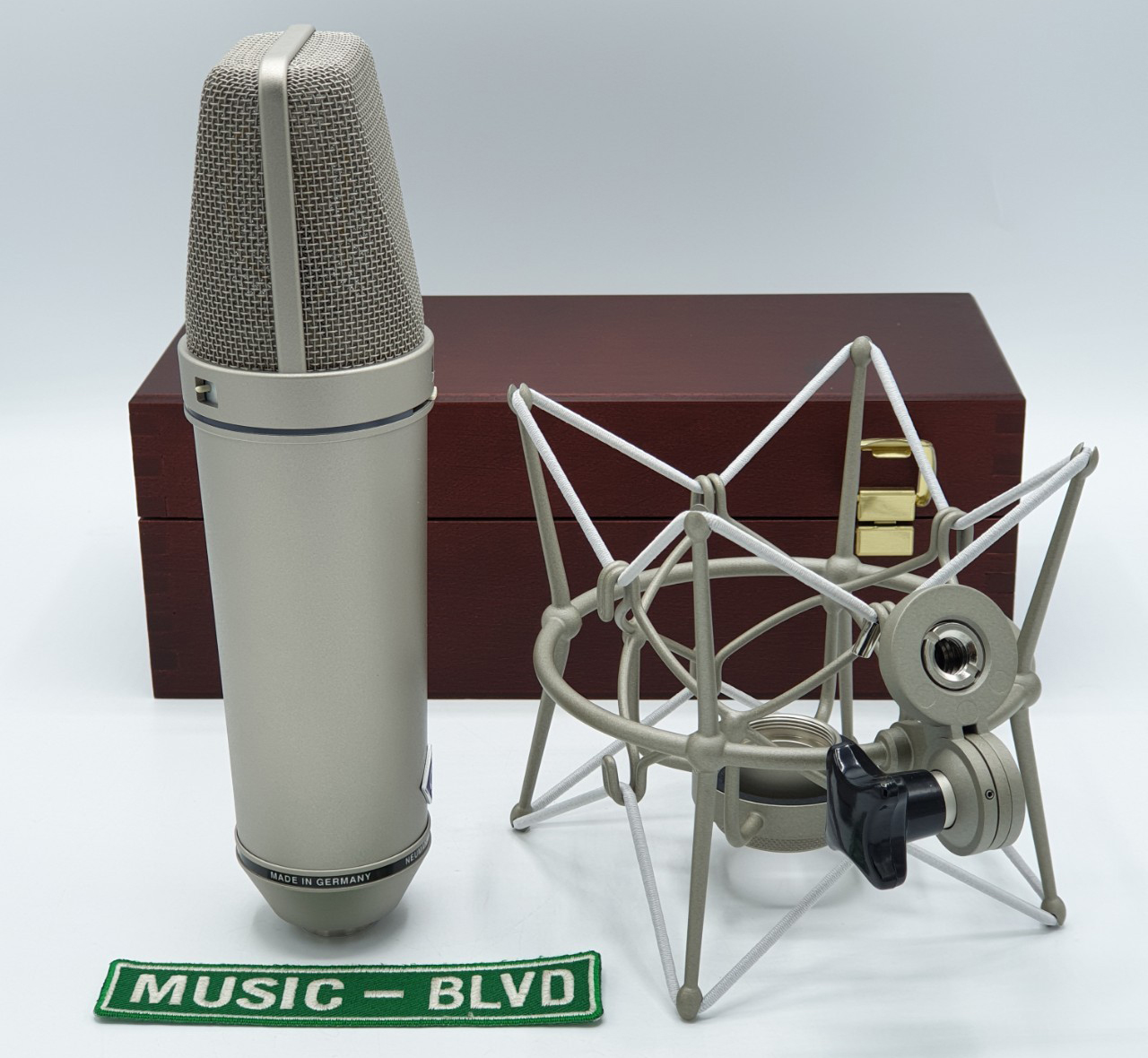 Neumann U 87 Ai Large-Diaphragm Multipattern Condenser Microphone (Studio Set, Nickel)