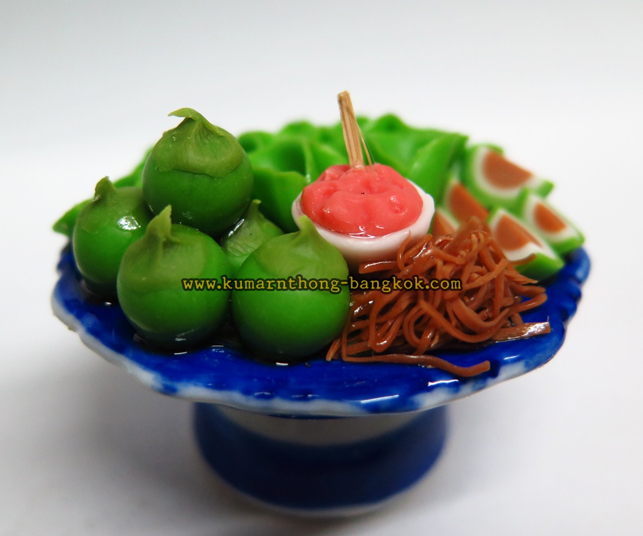 ชุด พานเชี่ยนหมากพลู ประดิษฐ์ แบบถวาย ขนาดเล็ก สูง 1นิ้ว กว้าง 2.5นิ้ว วัสดุทำจากดิน (ชุดพร้อมพานตั้ง)