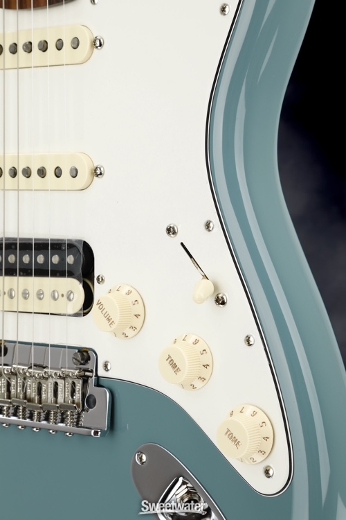 Fender American Professional HSS Shawbucker Stratocaster - Sonic Gray with Rosewood Fingerboard