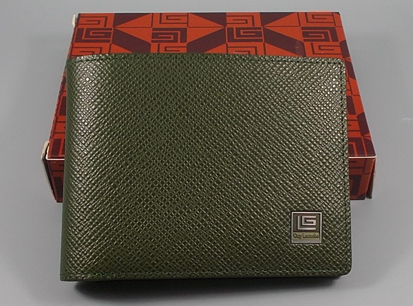กระเป๋าสตางค์ Guy Laroche เขียวทหาร ใหม่ แท้