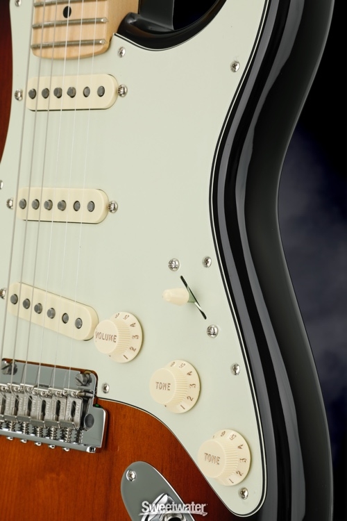 Fender American Professional Stratocaster - 3-color Sunburst with Maple Fingerboard