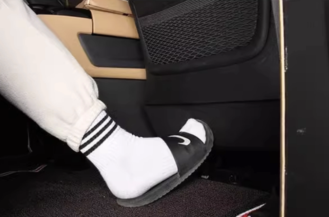 กันรอยหลังเบาะ แผ่นกันเตะ Hyundai SANTA FE Hybrid ฮุนได ซานตา เฟ่