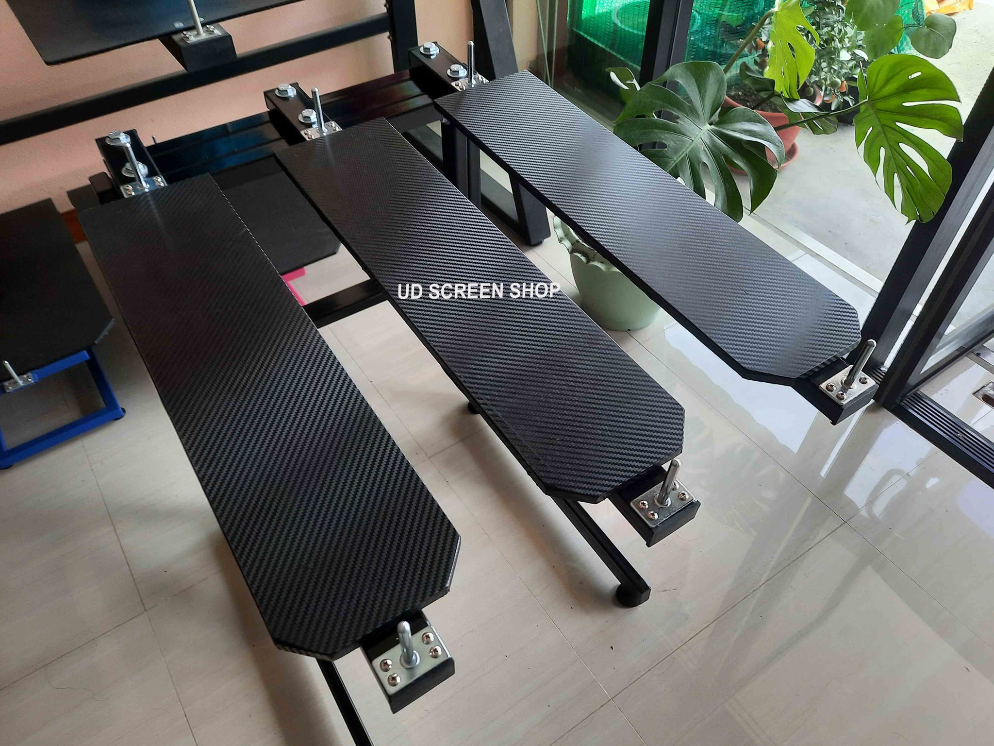 โต๊ะสกรีน แขนเสื้อ 3 แป้นแกรนิตโต้