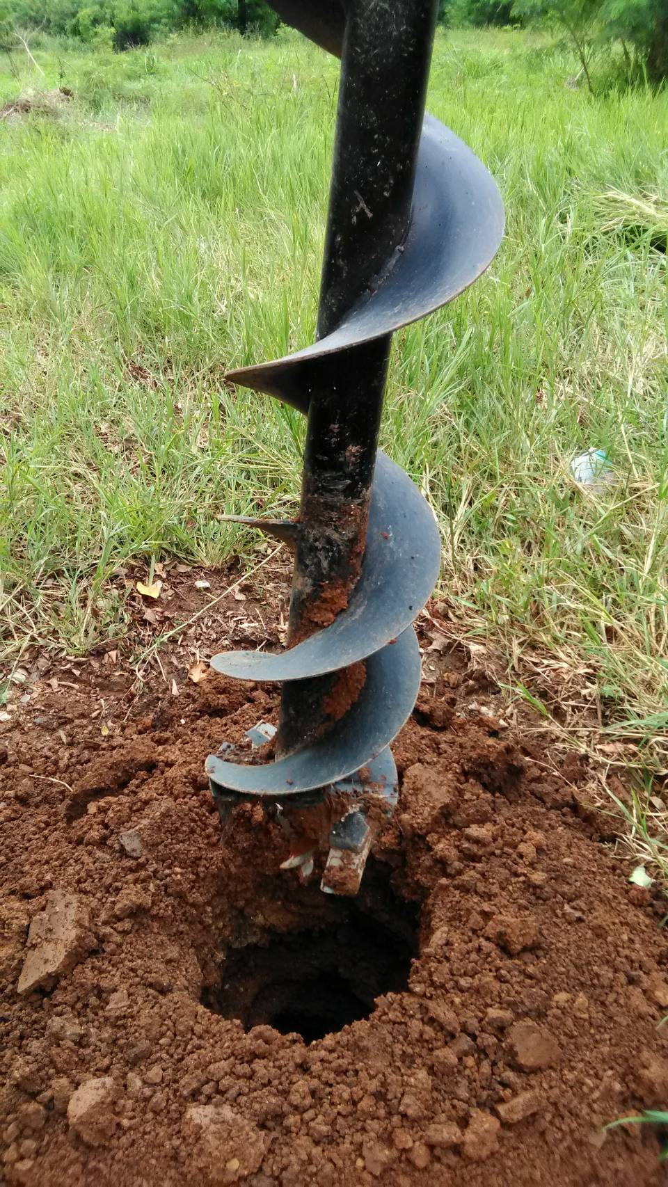 เครื่องขุดหลุมติดท้ายรถแทรกเตอร์