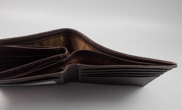 กระเป่าสตางค์ Guy Laroche ดาร์คช็อคโกแลต ใหม่ แท้