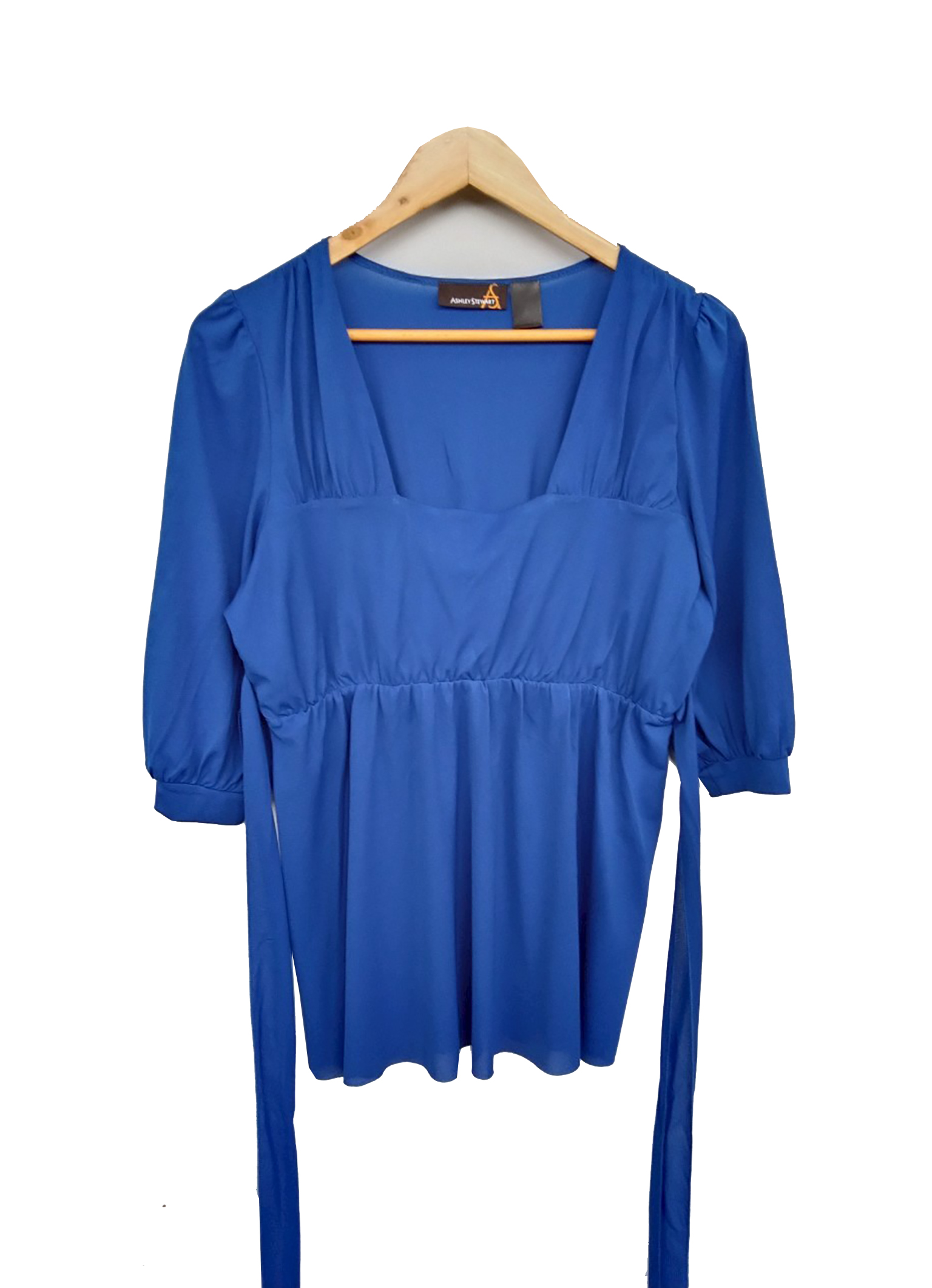 เสื้อมือสอง คอเหลี่ยม สีน้ำเงิน แขน 3 ส่วน มีสายผูกเอว อก 38-40 นิ้ว