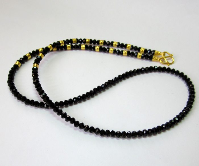 สร้อยคอคริสตัลนิลดำ คั่นทองแท้ 96.5% (ทอง 1 สลึง)