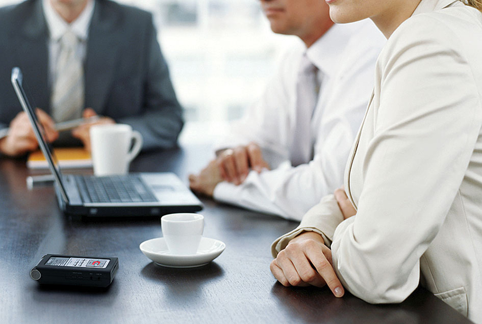 Roland R-09HR High-Resolution WAVE/MP3 Recorder