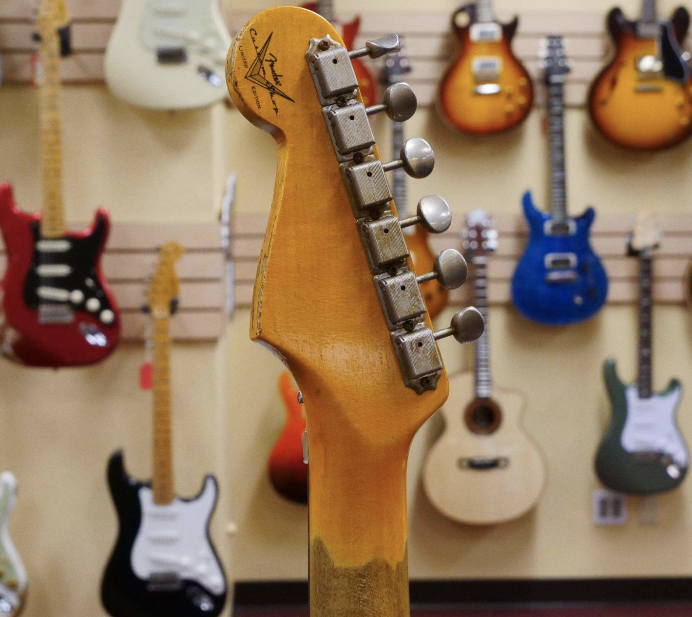 FENDER CUSTOM SHOP WHITE LIGHTNING STRATOCASTER HSS FLOYD ROSE ROSEWOOD BOARD 22 FRETS HEAVY RELIC FIESTA RED