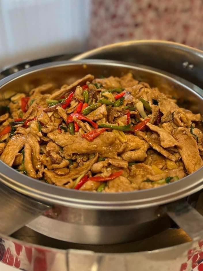 หมูะกะทะผัดแห้ง