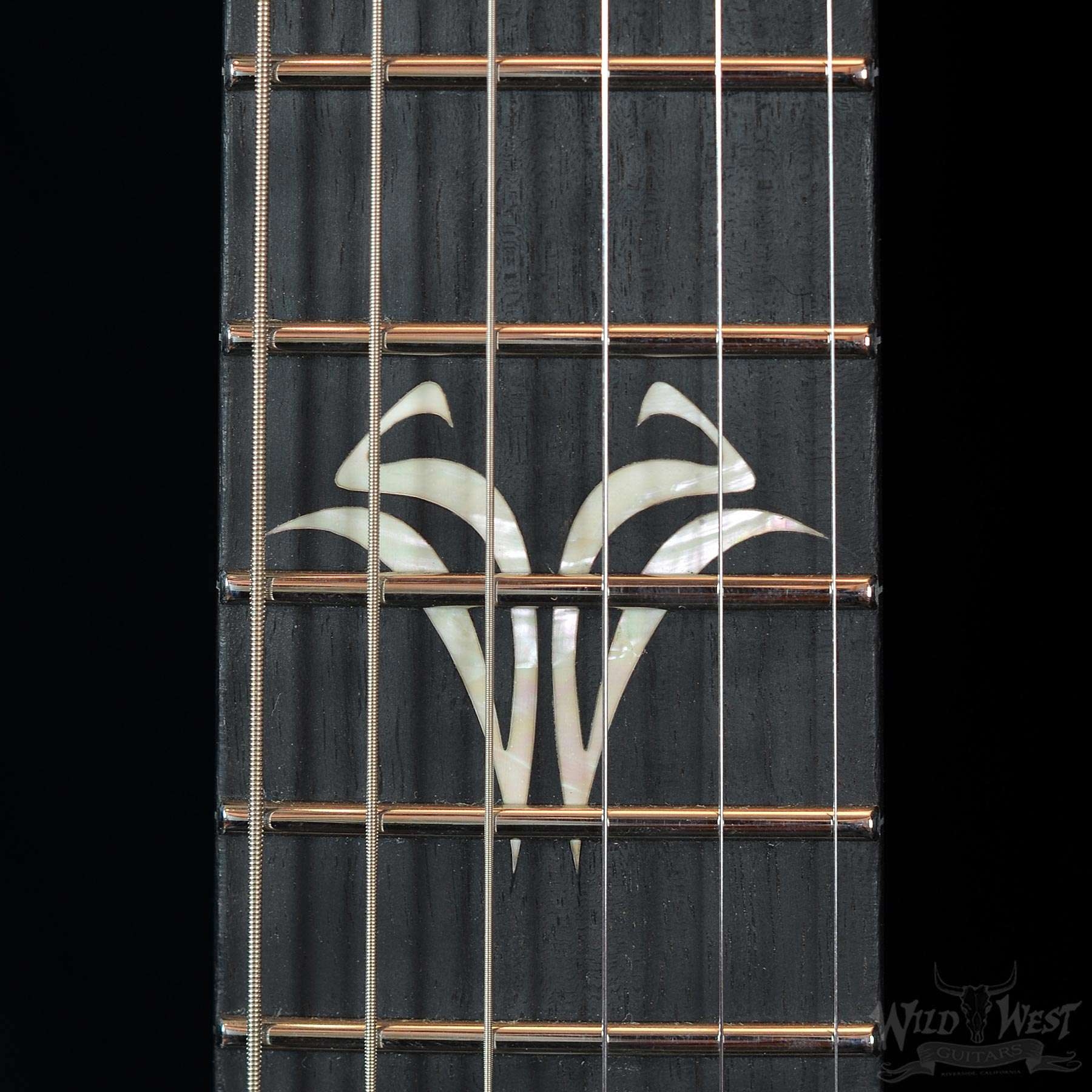 Suhr Modern Trans Arctic White Black Burst w/Oil-Finish Pau Ferro Neck