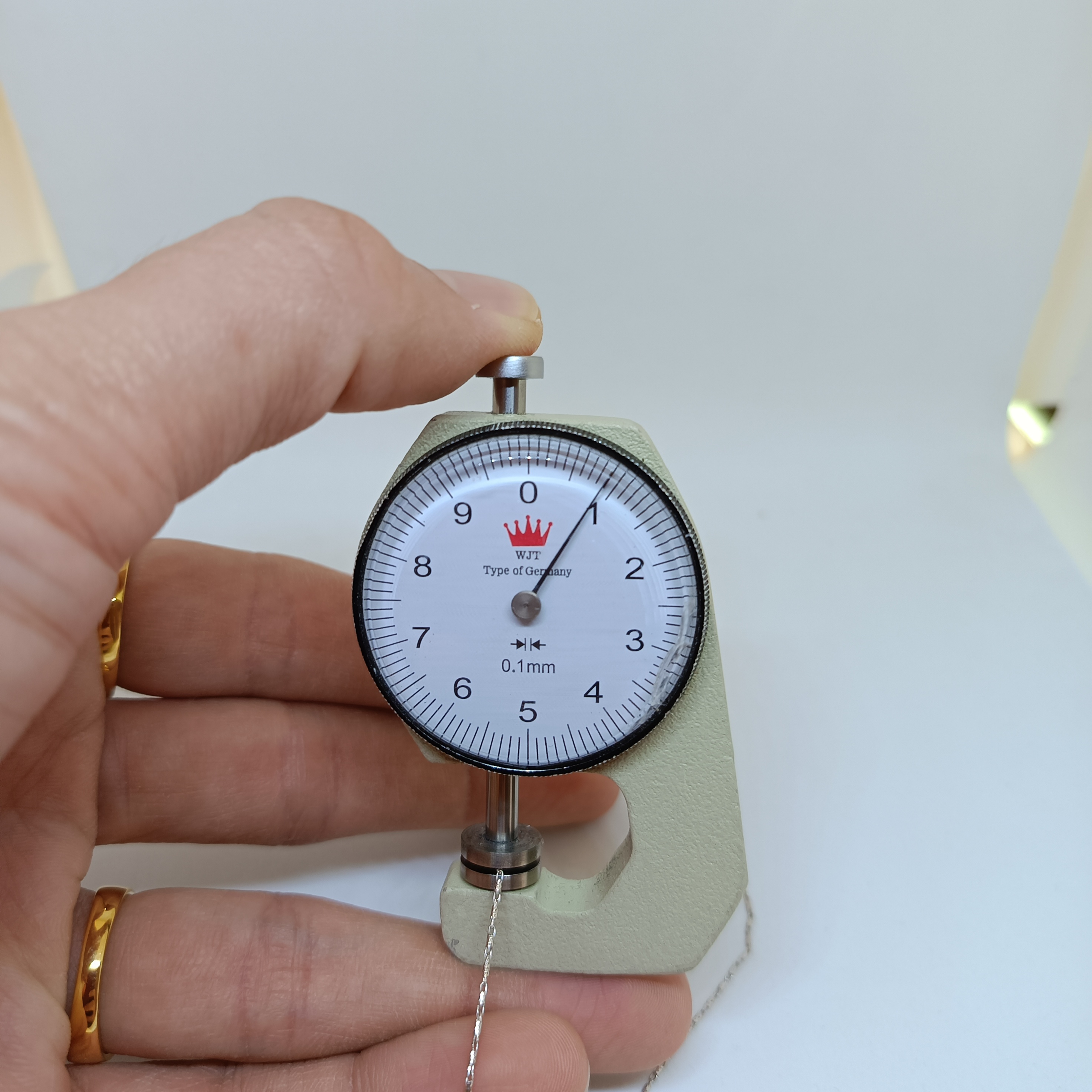 สร้อยคออิตาลี่ ขนาดกระทัดรัด สำหรับสุภาพสตรีเน้นความเรียบง่ายครับ