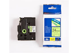 TZE-C51 เทปพิมพ์อักษรแบบสะท้อนแสง ขนาด 24 มม. ดำ/เหลือง แบบเคลือบพลาสติก (ความยาว 5 เมตร)