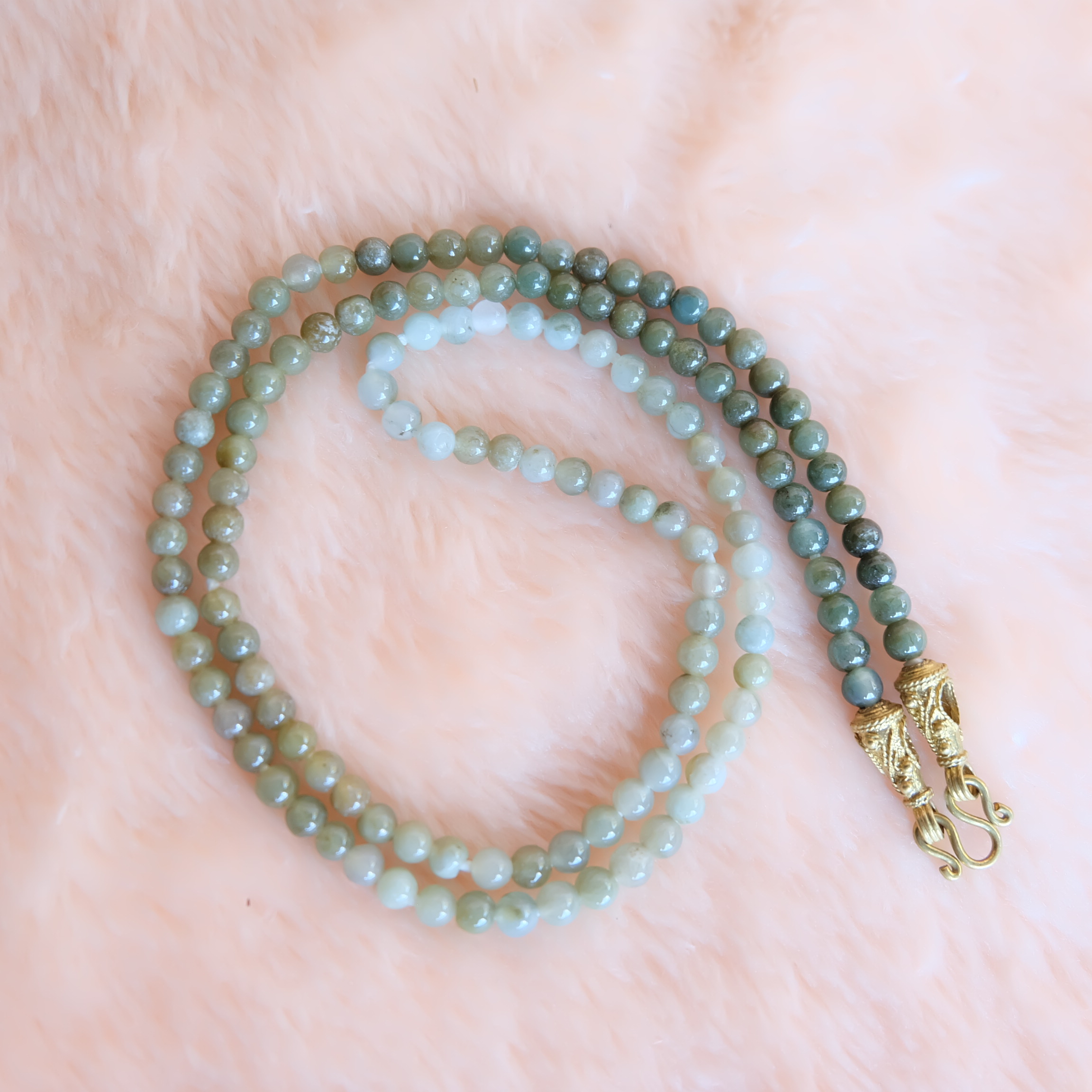 สร้อยคอห้อยพระลูกปัดหยกแท้ หยกสามสี ขนาด 5-6 มิล ยาว 24 นิ้ว ห้อยพระ 1 องค์