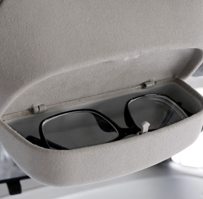 GAC Aion Y Plus กล่องใส่แว่นตารถยนต์อุปกรณ์รถยนต์คลิปแว่นตาที่บังแดดมัลติฟังก์ชั่นแม่เหล็กสากลแว่นกันแดดแว่นกันแดดกล่องใส่แว่นตา