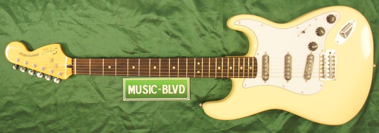 Squier Vintage Modified Stratocaster '70s Electric Guitar Vintage White Rosewood Fretboard