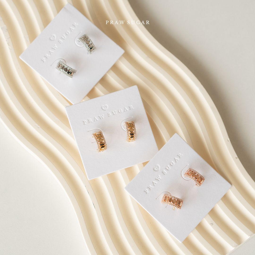 Modern Half Hoop Earrings - ต่างหูครึ่งห่วงสไตล์โมเดิร์น (ก้านต่างหูเงินแท้)