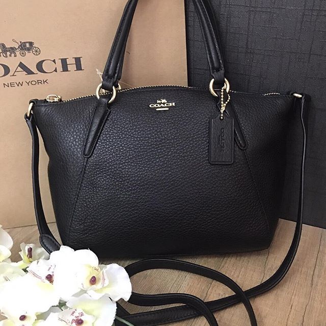 New Coach Mini Kelsey Pebble Leather#F57563 กระเป๋าถือ/สะพายข้าง ทรงพัด ไซส์ 10 นิ้ว หนัง สีดำ
